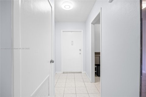 Condo in Plantation, Florida, 1 bedroom  № 1933720 - photo 6
