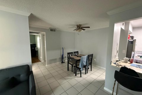 Condo in Miami, Florida, 2 bedrooms  № 2384872 - photo 3