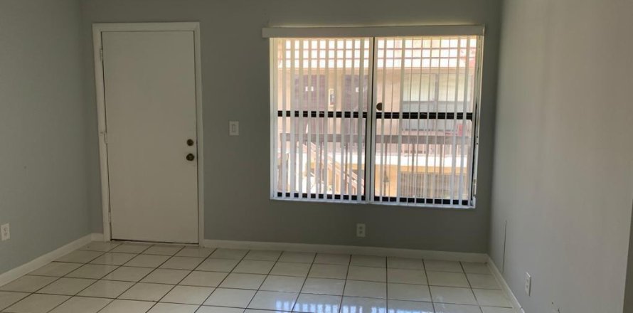 Condo in Miami, Florida, 2 bedrooms  № 2384872