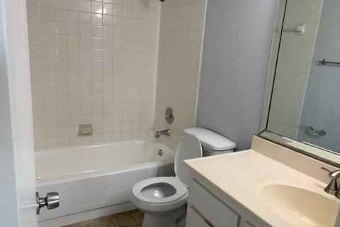 Condo in Miami, Florida, 2 bedrooms  № 2384872 - photo 5