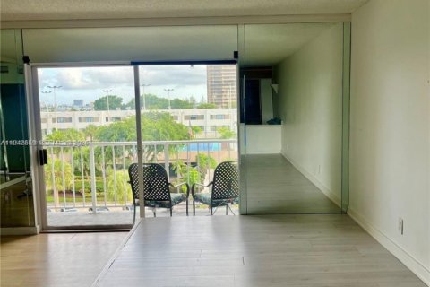 Copropriété à vendre à Miami, Floride: 52.03 m2 № 2059750 - photo 3