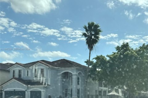 Villa ou maison à Miami, Floride 5 chambres, 289.3 m2 № 2004933