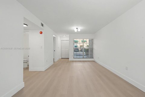 Touwnhouse à vendre à Cooper City, Floride: 3 chambres, 120.96 m2 № 2066006 - photo 24