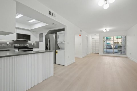 Touwnhouse à vendre à Cooper City, Floride: 3 chambres, 120.96 m2 № 2066006 - photo 27