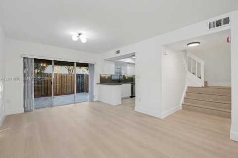 Touwnhouse à vendre à Cooper City, Floride: 3 chambres, 120.96 m2 № 2066006 - photo 26