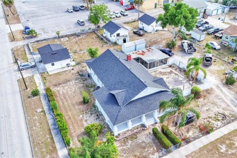 Commercial property in Lake Wales, Florida 5 bedrooms, 340.86 sq.m. № 1306818 - photo 17