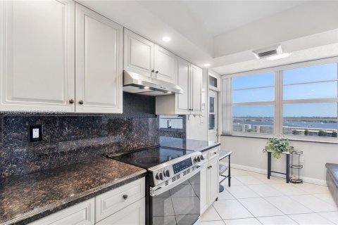 Купить кондоминиум в Авентура, Флорида 2 спальни, 145.39м2, № 2085841 - фото 15