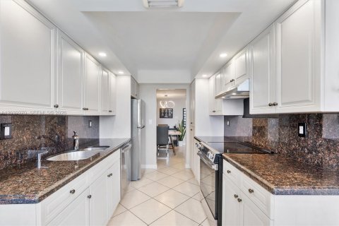 Купить кондоминиум в Авентура, Флорида 2 спальни, 145.39м2, № 2085841 - фото 16