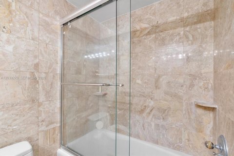 Купить кондоминиум в Авентура, Флорида 2 спальни, 145.39м2, № 2085841 - фото 22