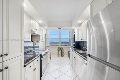 Купить кондоминиум в Авентура, Флорида 2 спальни, 145.39м2, № 2085841 - фото 13