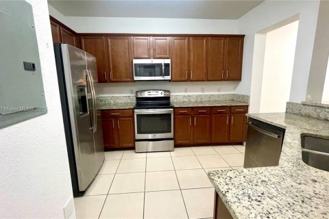 Condominio en venta en Doral, Florida, 2 dormitorios, 101.08 m2 № 1943270 - foto 3