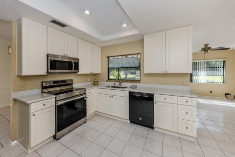 House in North Port, Florida 3 bedrooms, 150.69 sq.m. № 1746702 - photo 9