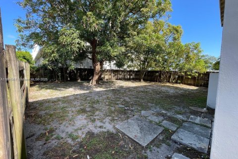 Casa en venta en Dania Beach, Florida, 6 dormitorios, 176.7 m2 № 1942258 - foto 4