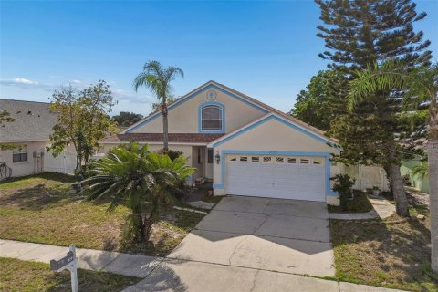 House in Port Richey, Florida 3 bedrooms, 171.13 sq.m. № 2141965 - photo 24