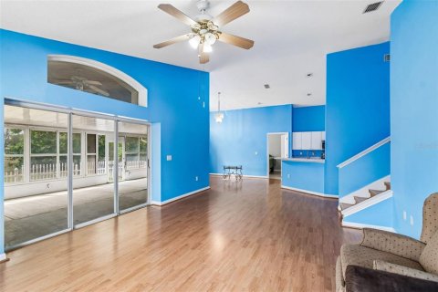 House in Port Richey, Florida 3 bedrooms, 171.13 sq.m. № 2141965 - photo 3