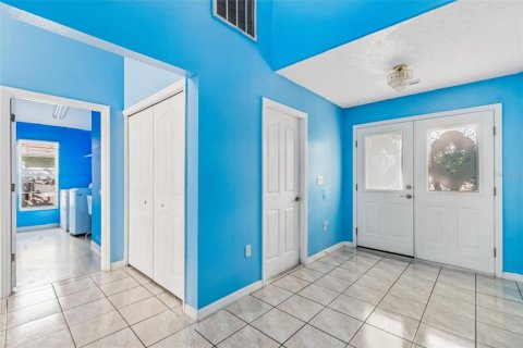 House in Port Richey, Florida 3 bedrooms, 171.13 sq.m. № 2141965 - photo 2