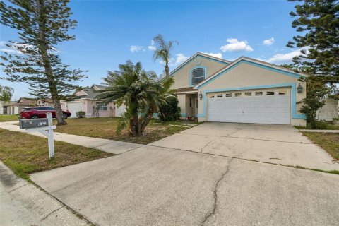 House in Port Richey, Florida 3 bedrooms, 171.13 sq.m. № 2141965