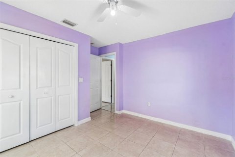 House in Port Richey, Florida 3 bedrooms, 171.13 sq.m. № 2141965 - photo 15