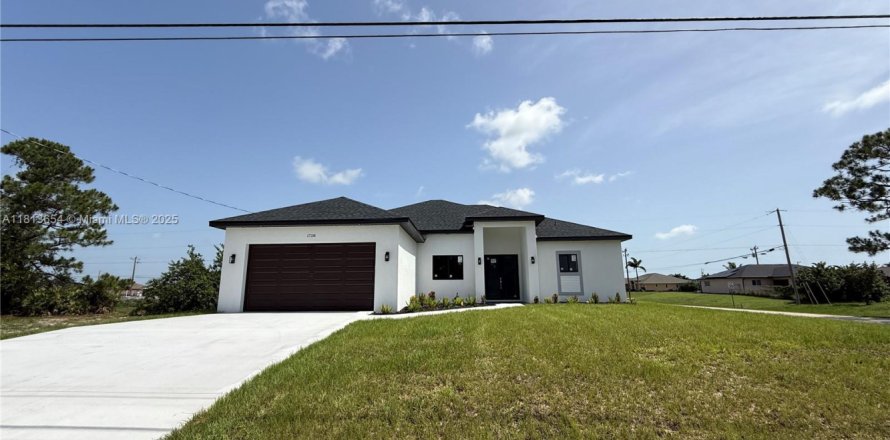 House in Cape Coral, Florida 4 bedrooms № 1761806