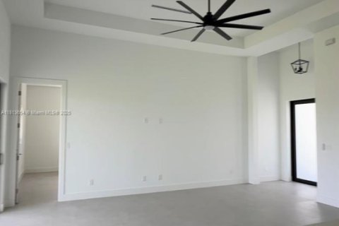 Casa en venta en Cape Coral, Florida, 4 dormitorios № 1761806 - foto 9