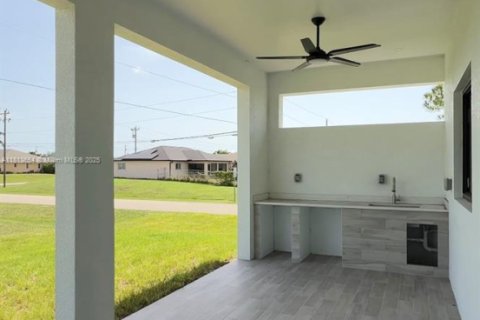 Casa en venta en Cape Coral, Florida, 4 dormitorios № 1761806 - foto 17