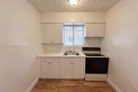 Appartement à louer à Miami, Floride: 1 chambre, 46.45 m2 № 1974249 - photo 3