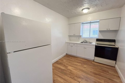 Appartement à louer à Miami, Floride: 1 chambre, 46.45 m2 № 1974249 - photo 2