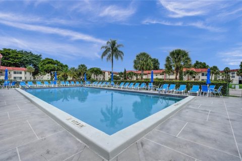 Condominio en venta en Pembroke Pines, Florida, 2 dormitorios, 108.7 m2 № 1957910 - foto 21