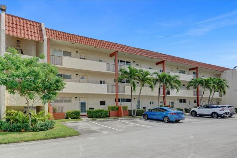 Condominio en venta en Pembroke Pines, Florida, 2 dormitorios, 108.7 m2 № 1957910 - foto 26