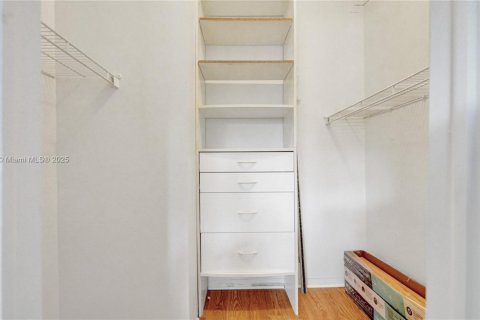 Condominio en venta en Pembroke Pines, Florida, 2 dormitorios, 108.7 m2 № 1957910 - foto 17