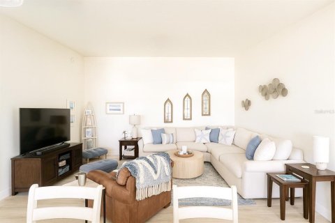 House in Sarasota, Florida 2 bedrooms, 157.28 sq.m. № 1910651 - photo 3
