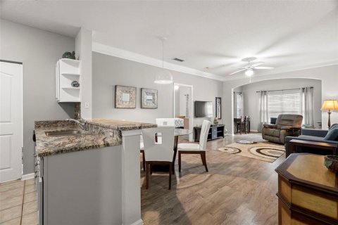 Copropriété à vendre à Tampa, Floride: 2 chambres, 112.78 m2 № 1914734 - photo 4