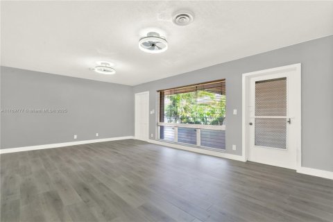 Condominio en venta en Fort Lauderdale, Florida, 2 dormitorios, 85.1 m2 № 1699856 - foto 5