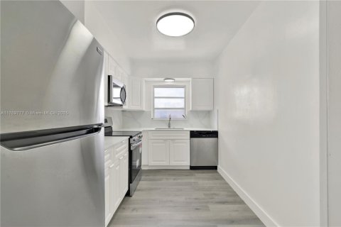 Condominio en venta en Fort Lauderdale, Florida, 2 dormitorios, 85.1 m2 № 1699856 - foto 9