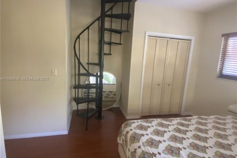 Снять в аренду кондоминиум в Серфсайд, Флорида 2 спальни, 116.03м2, № 1989946 - фото 6