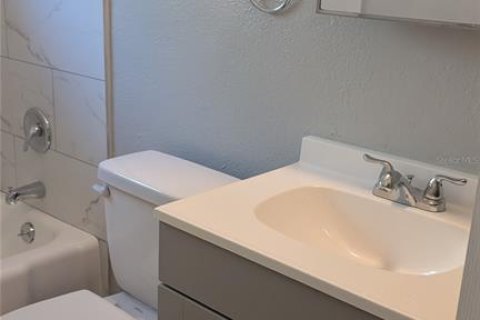 Apartamento en alquiler en Clermont, Florida, 2 dormitorios, 57.97 m2 № 2167862 - foto 13