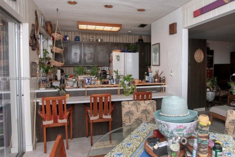 Townhouse in Miami Lakes, Florida 2 bedrooms, 134.24 sq.m. № 1991035 - photo 3