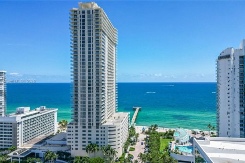 Condo in Sunny Isles Beach, Florida, 2 bedrooms  № 1477232 - photo 2