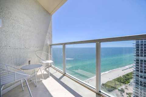 Condo in Sunny Isles Beach, Florida, 2 bedrooms  № 1477232 - photo 7