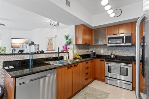 Condo in Sunny Isles Beach, Florida, 2 bedrooms  № 1477232 - photo 10