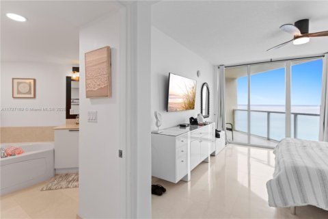 Condo in Sunny Isles Beach, Florida, 2 bedrooms  № 1477232 - photo 20