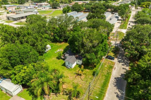 House in Sanford, Florida 3 bedrooms, 121.79 sq.m. № 2133372 - photo 13