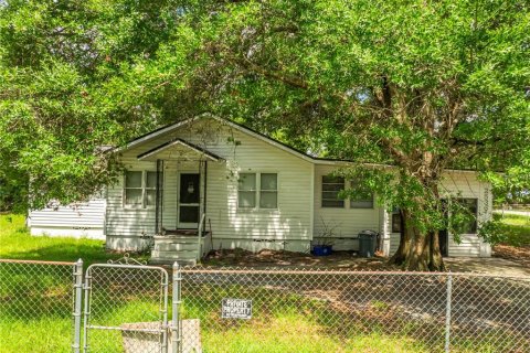 House in Sanford, Florida 3 bedrooms, 121.79 sq.m. № 2133372