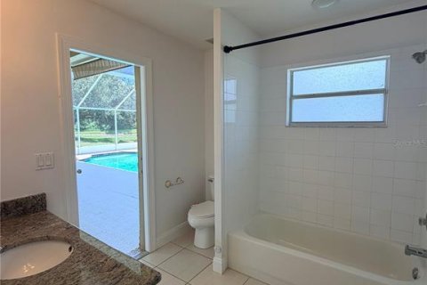 House in Tarpon Springs, Florida 4 bedrooms, 234.39 sq.m. № 2209597 - photo 15