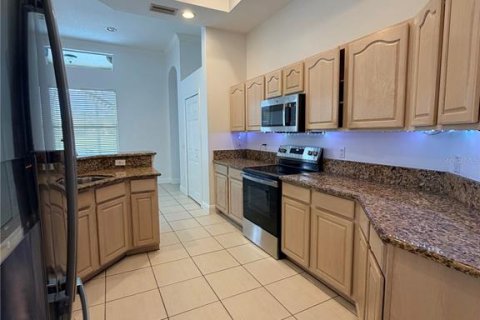 House in Tarpon Springs, Florida 4 bedrooms, 234.39 sq.m. № 2209597 - photo 11