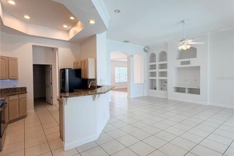 House in Tarpon Springs, Florida 4 bedrooms, 234.39 sq.m. № 2209597 - photo 3