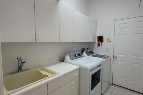 House in Tarpon Springs, Florida 4 bedrooms, 234.39 sq.m. № 2209597 - photo 21
