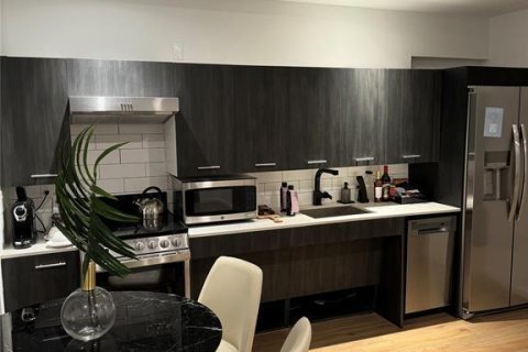 Снять в аренду кондоминиум в Майами, Флорида 3 комнаты, 52.03м2, № 2246597 - фото 4