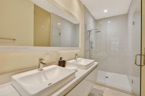 Condominio en venta en Doral, Florida, 3 dormitorios, 126.35 m2 № 1983535 - foto 15