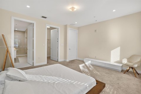 Condominio en venta en Doral, Florida, 3 dormitorios, 126.35 m2 № 1983535 - foto 14